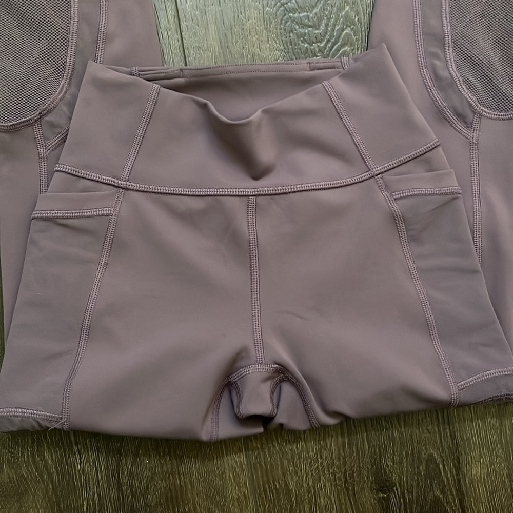 Lululemon Women's Forget The Sweat Crop Smoked Mulberry Size 2 Stretch leggings - Picture 8 of 10